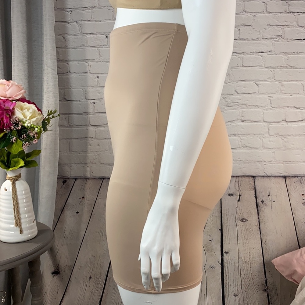 Nude Shapewear/Skirt Size: 2XL - Picture 3 of 17